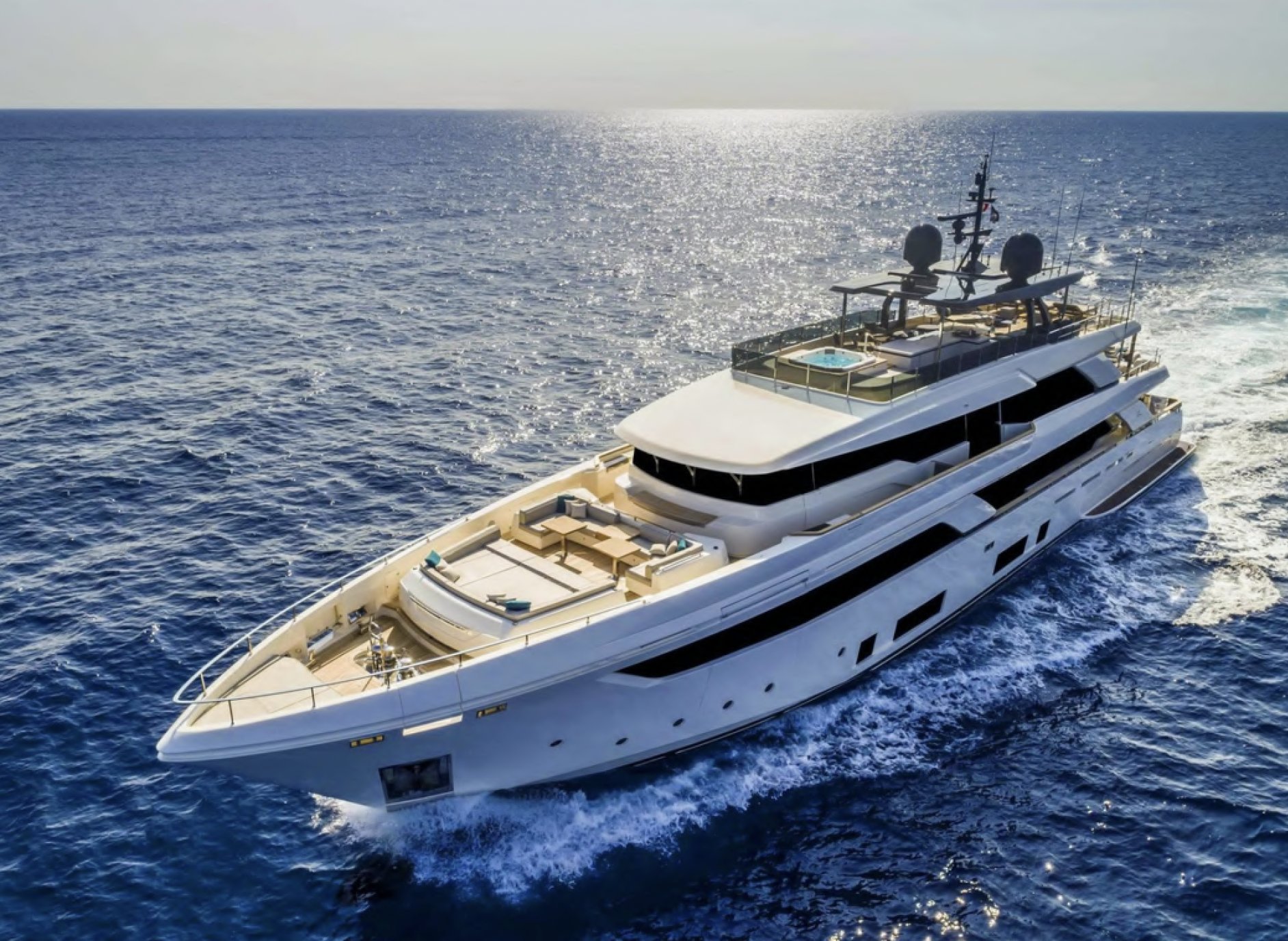 2025 FERRETTİ NAVETTA 42