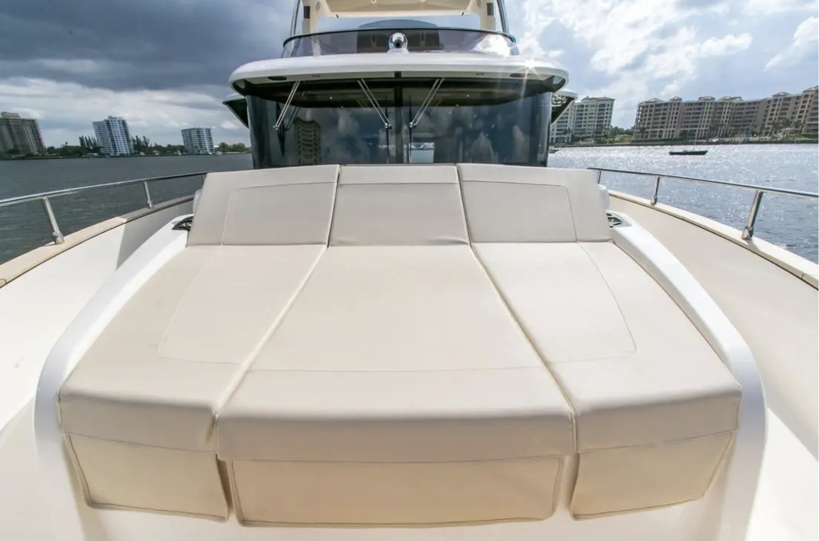  2017 ABSOLUTE NAVETTA 58 