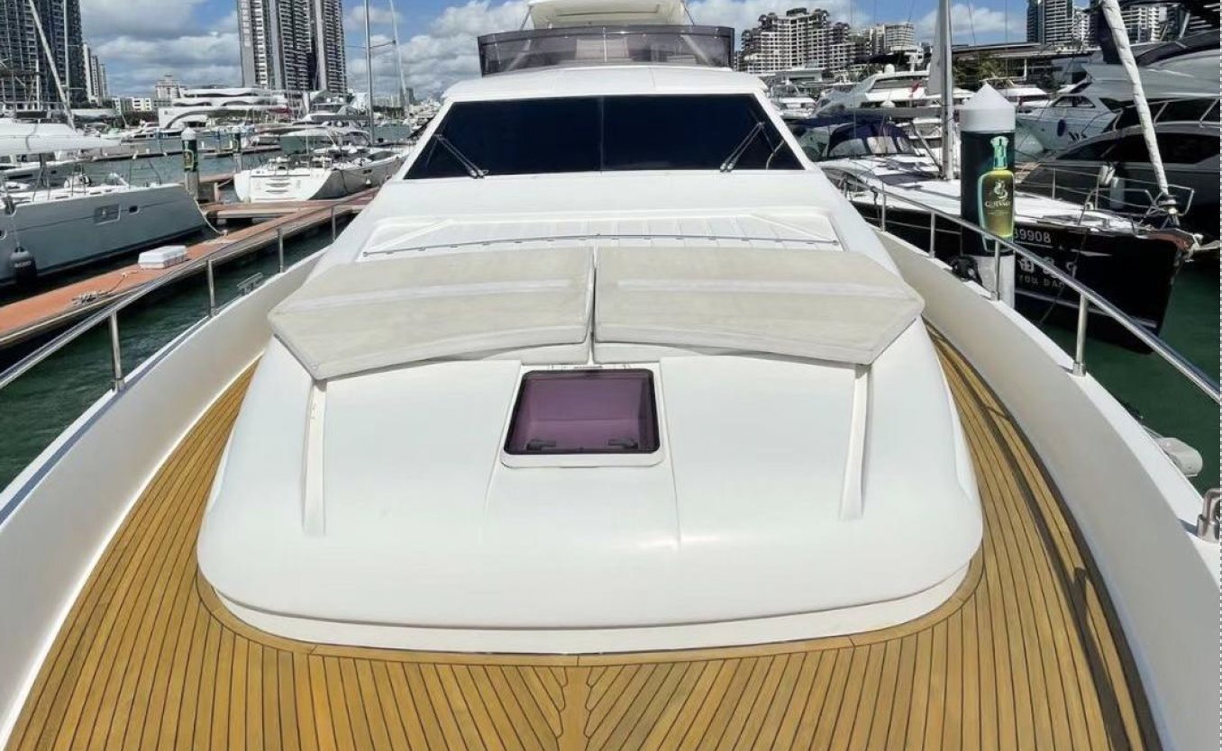 2012 | Ferretti 750