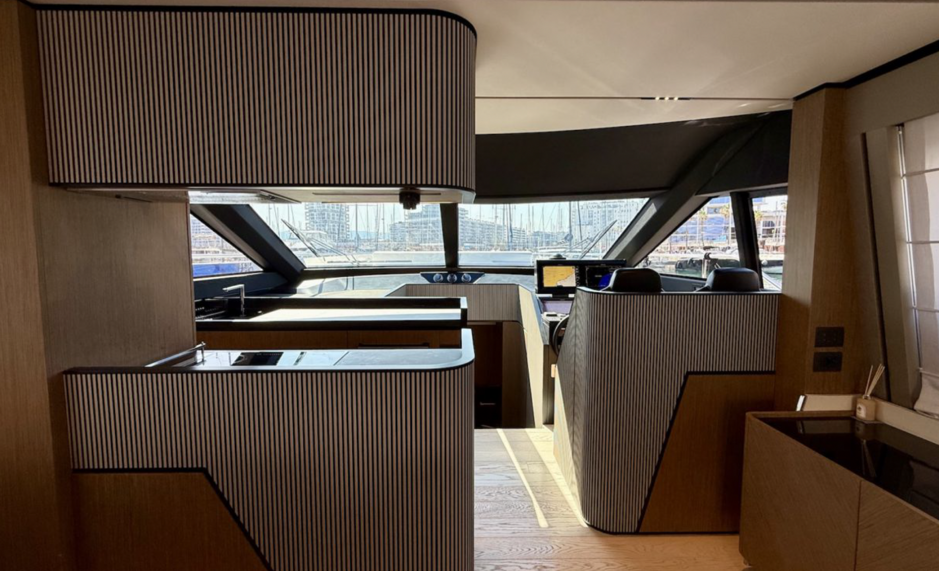 2024 FERRETTI 720