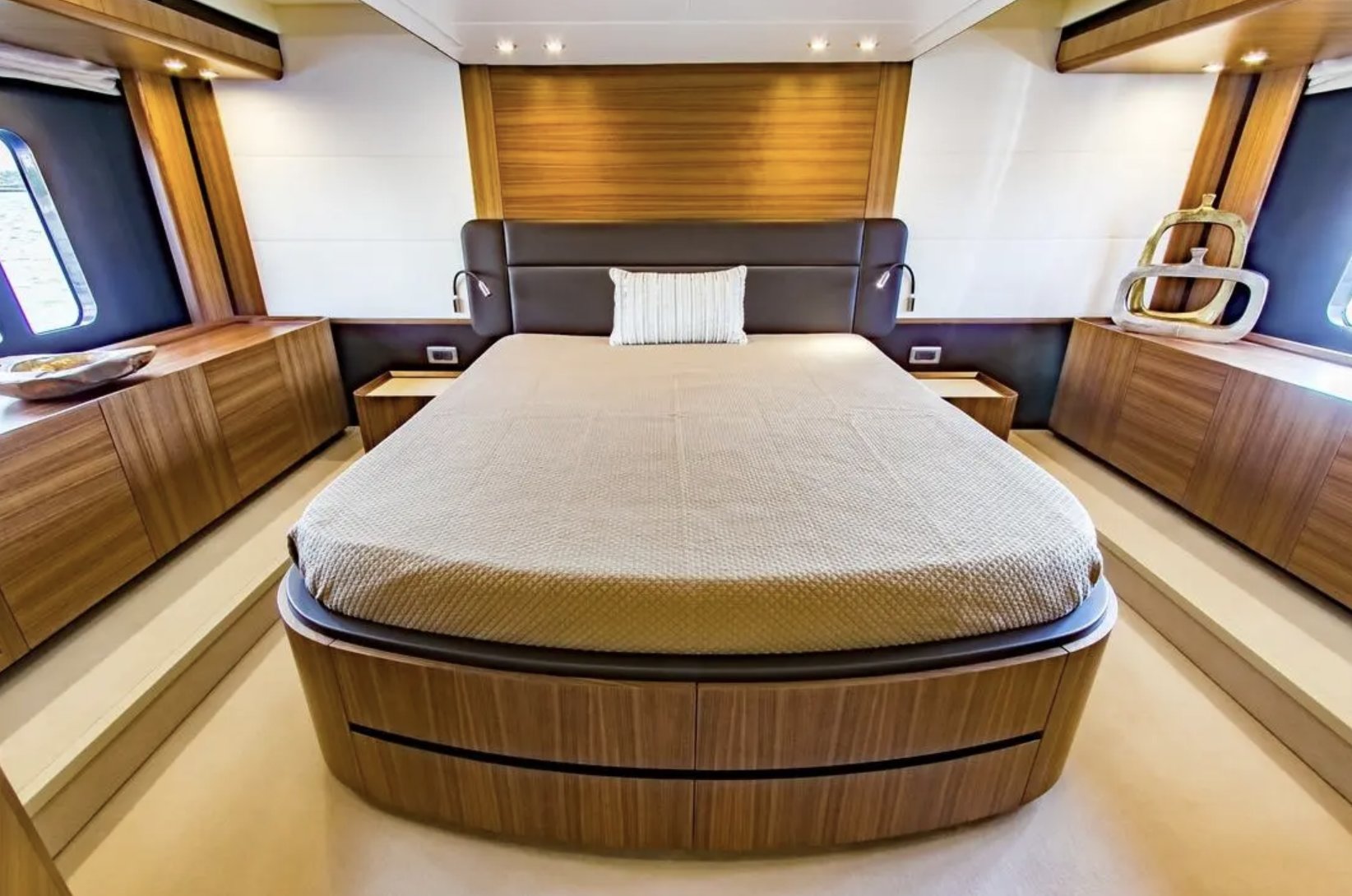  2017 ABSOLUTE NAVETTA 58 