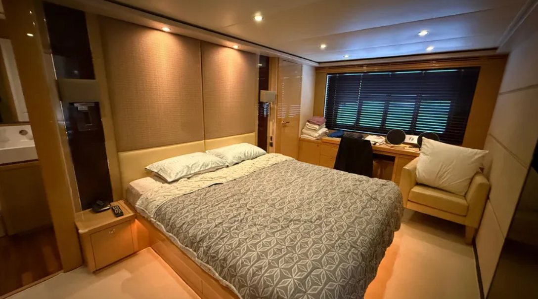 2011 | Princess V85-S