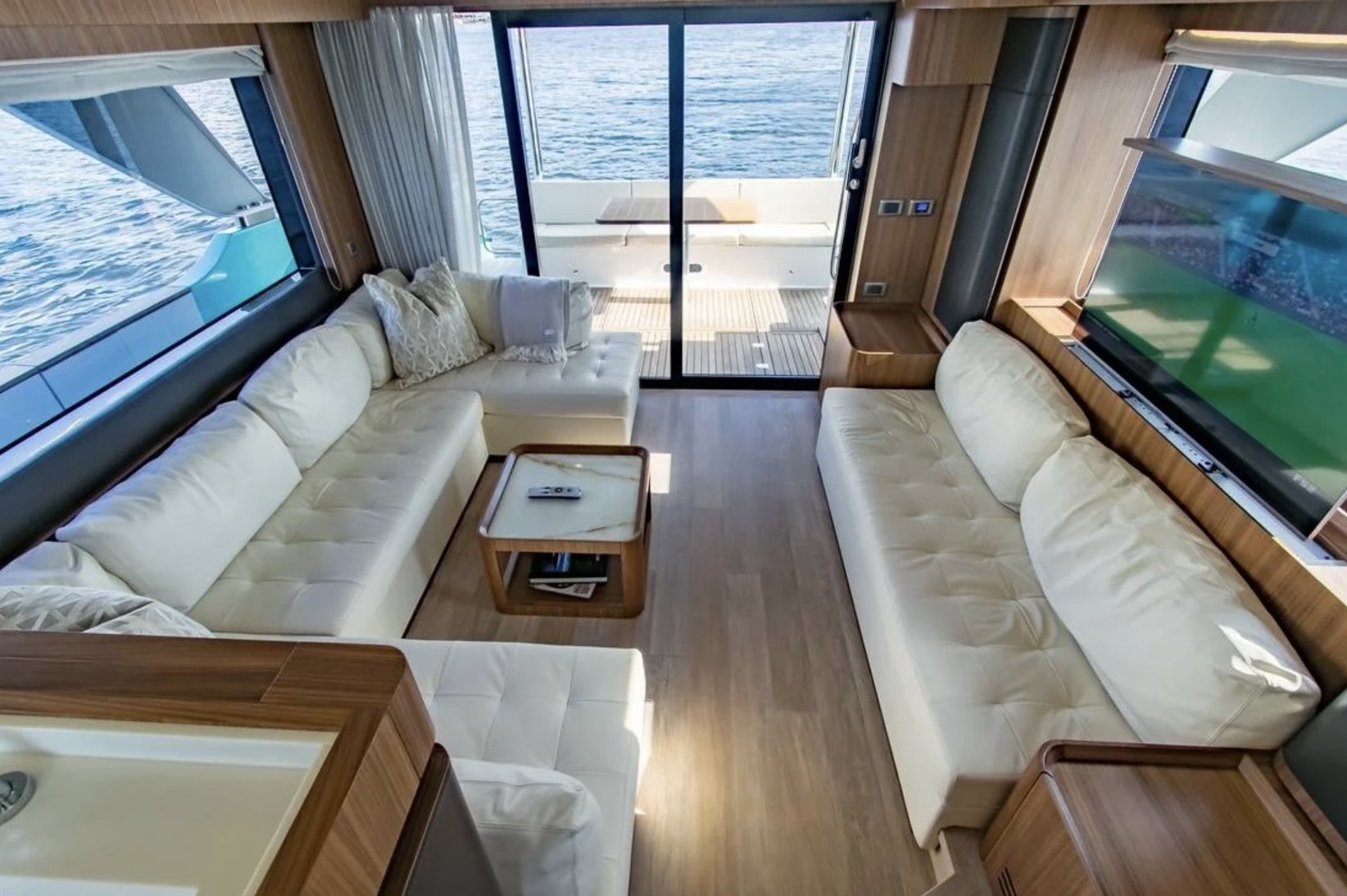  2017 ABSOLUTE NAVETTA 58 