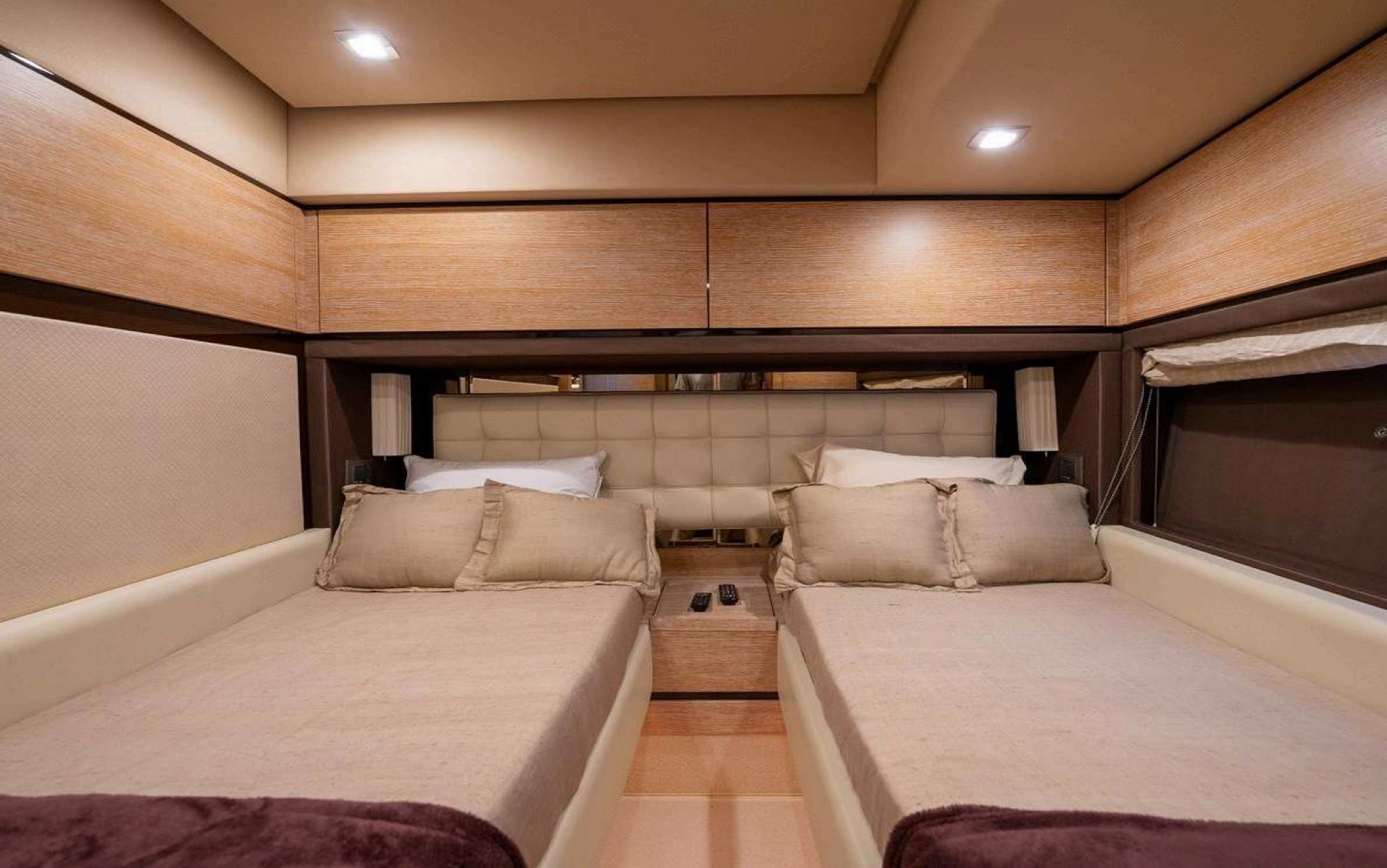 2015 I Azimut 70