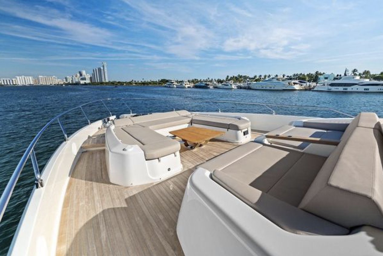 2023 FERRETTİ 860