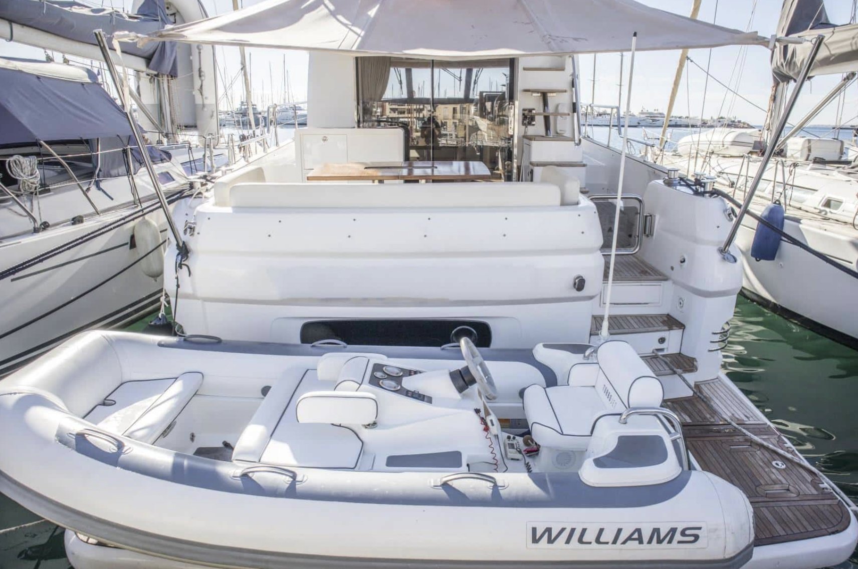 2015 | Azimut Magellano 53