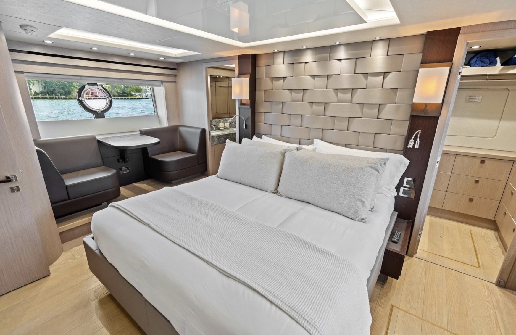2019 SUNSEEKER 86
