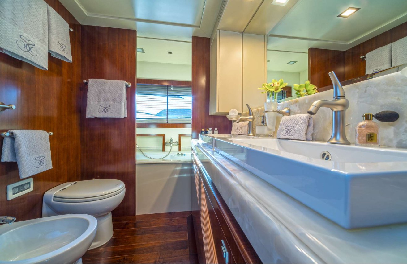 2014 | Ferretti Navetta 33