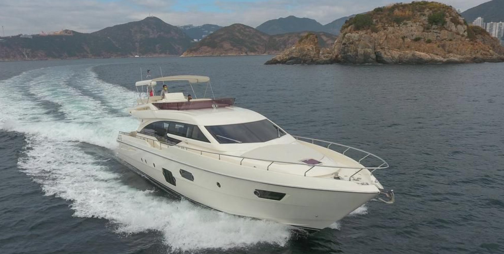 2013 | Ferretti Yachts 690