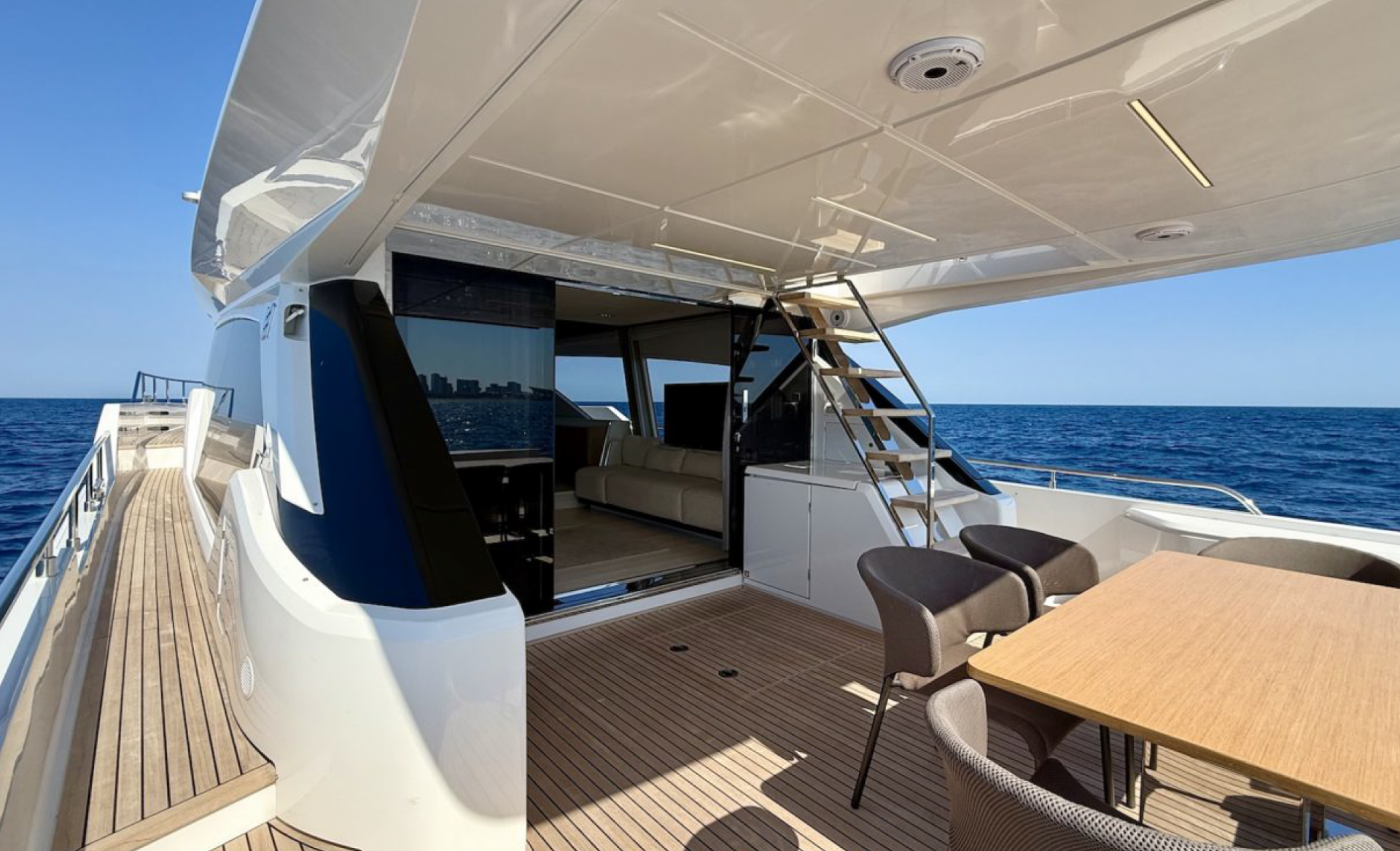 2024 FERRETTI 720