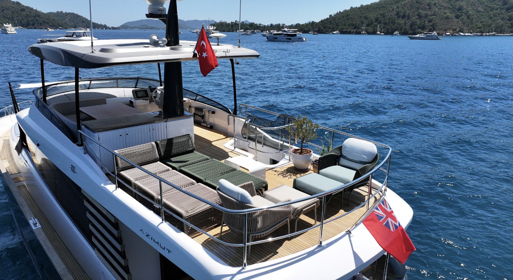 2025 | Azimut Magellano 66