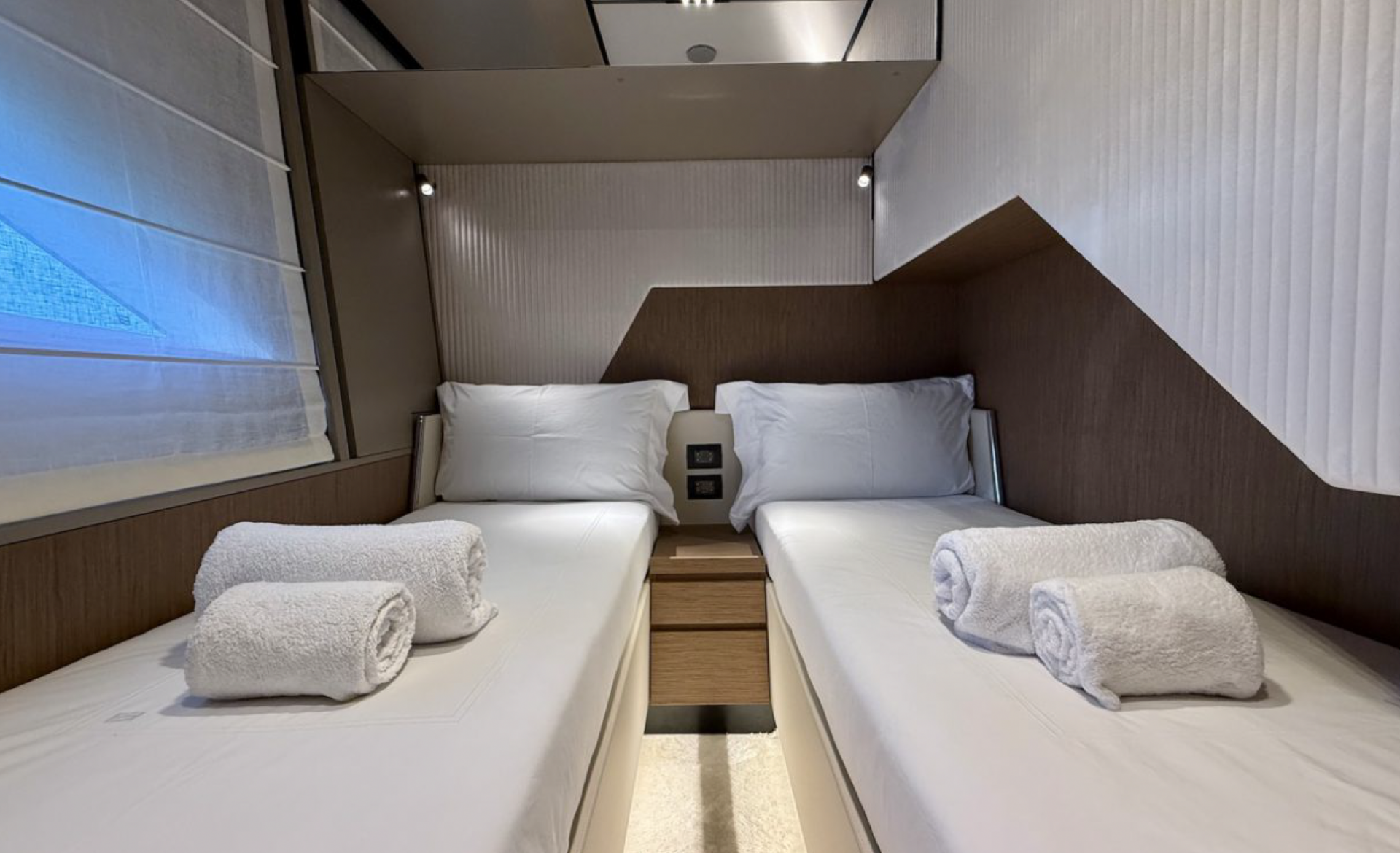 2024 FERRETTI 720