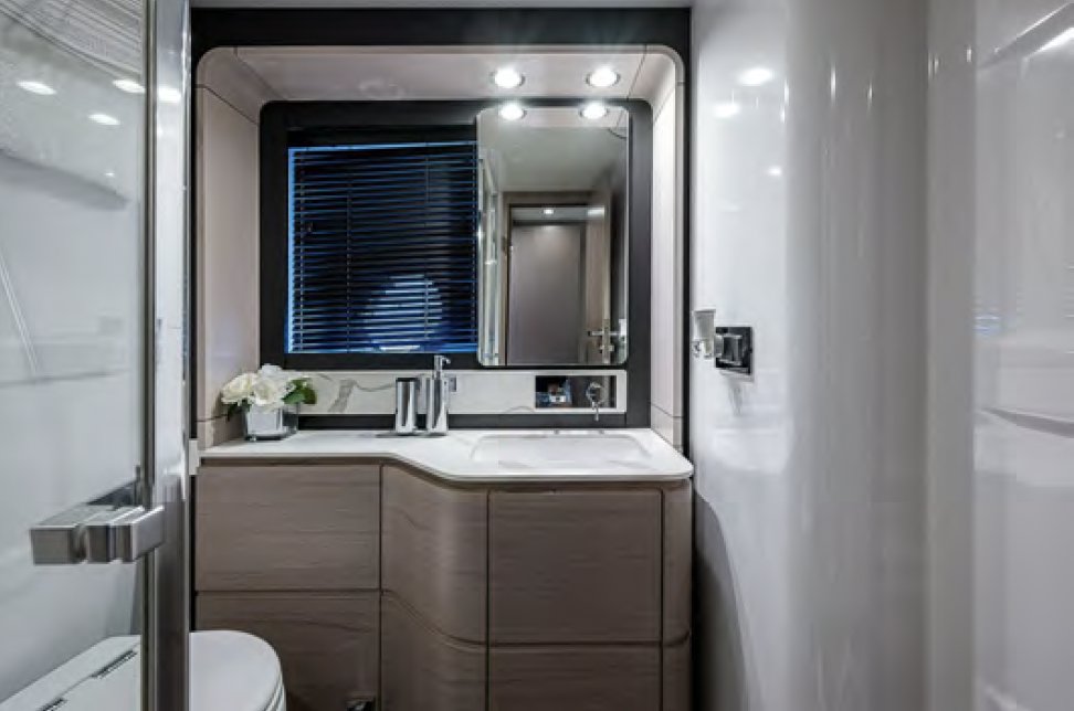 2020 | Azimut 66 Fly 