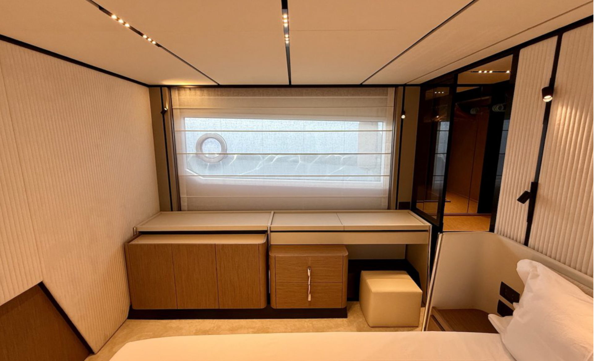 2024 FERRETTI 720