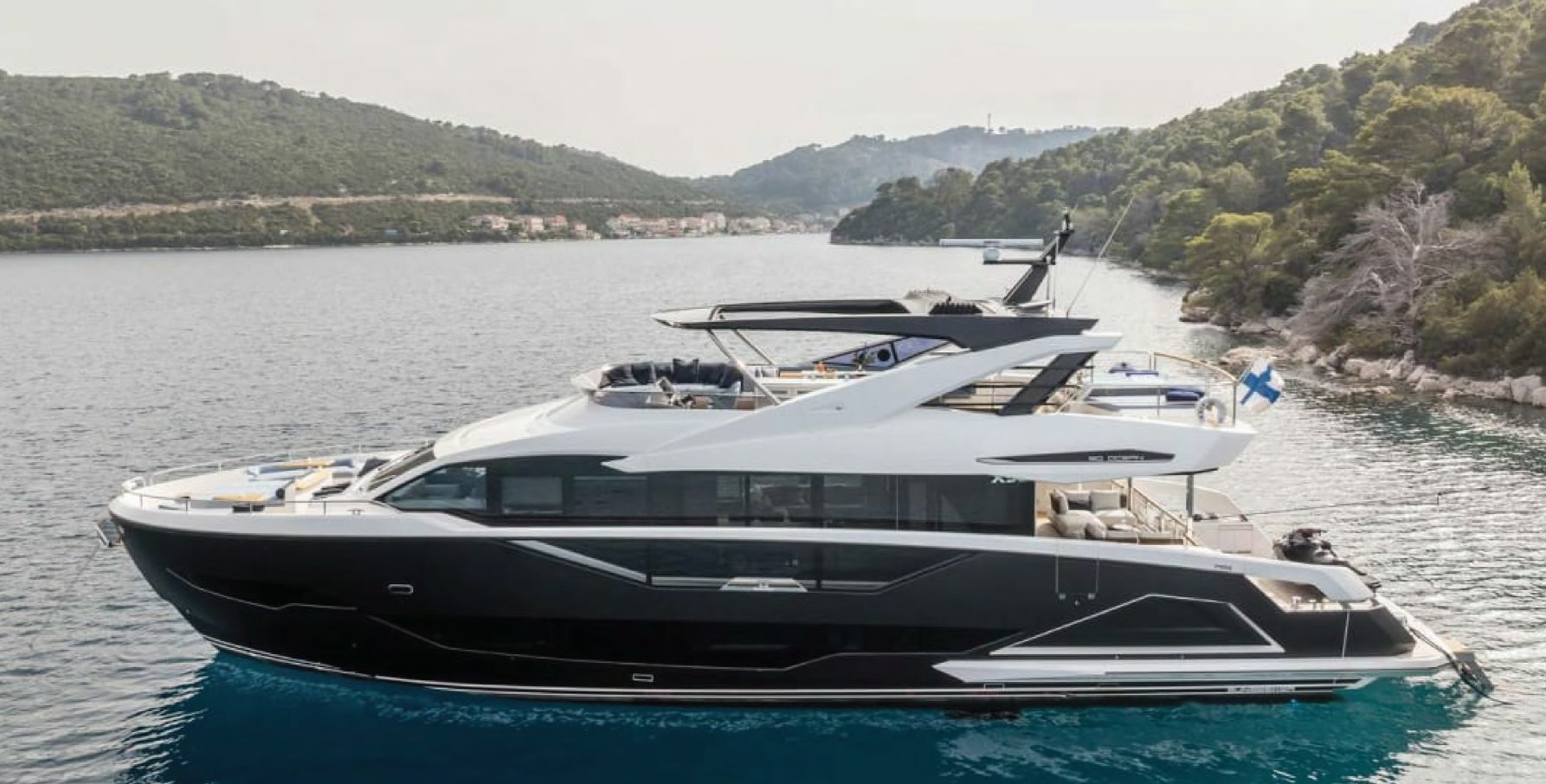 2023 |  Sunseeker 88 