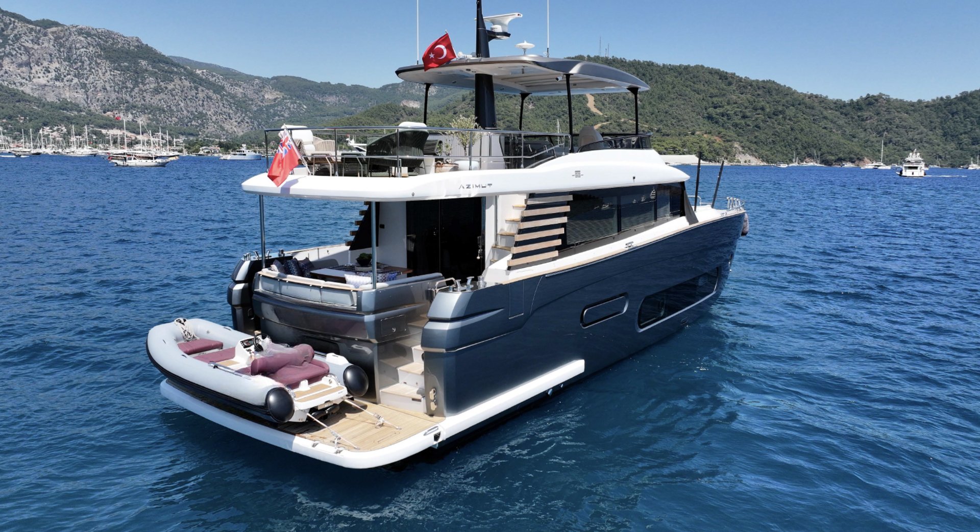 2025 | Azimut Magellano 66