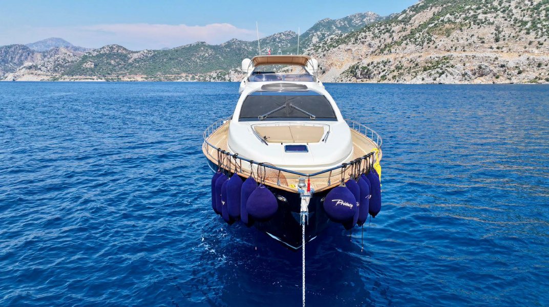 Charter | Riva 75 Venere
