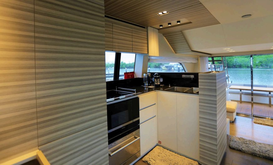 2020 | Ferretti 670