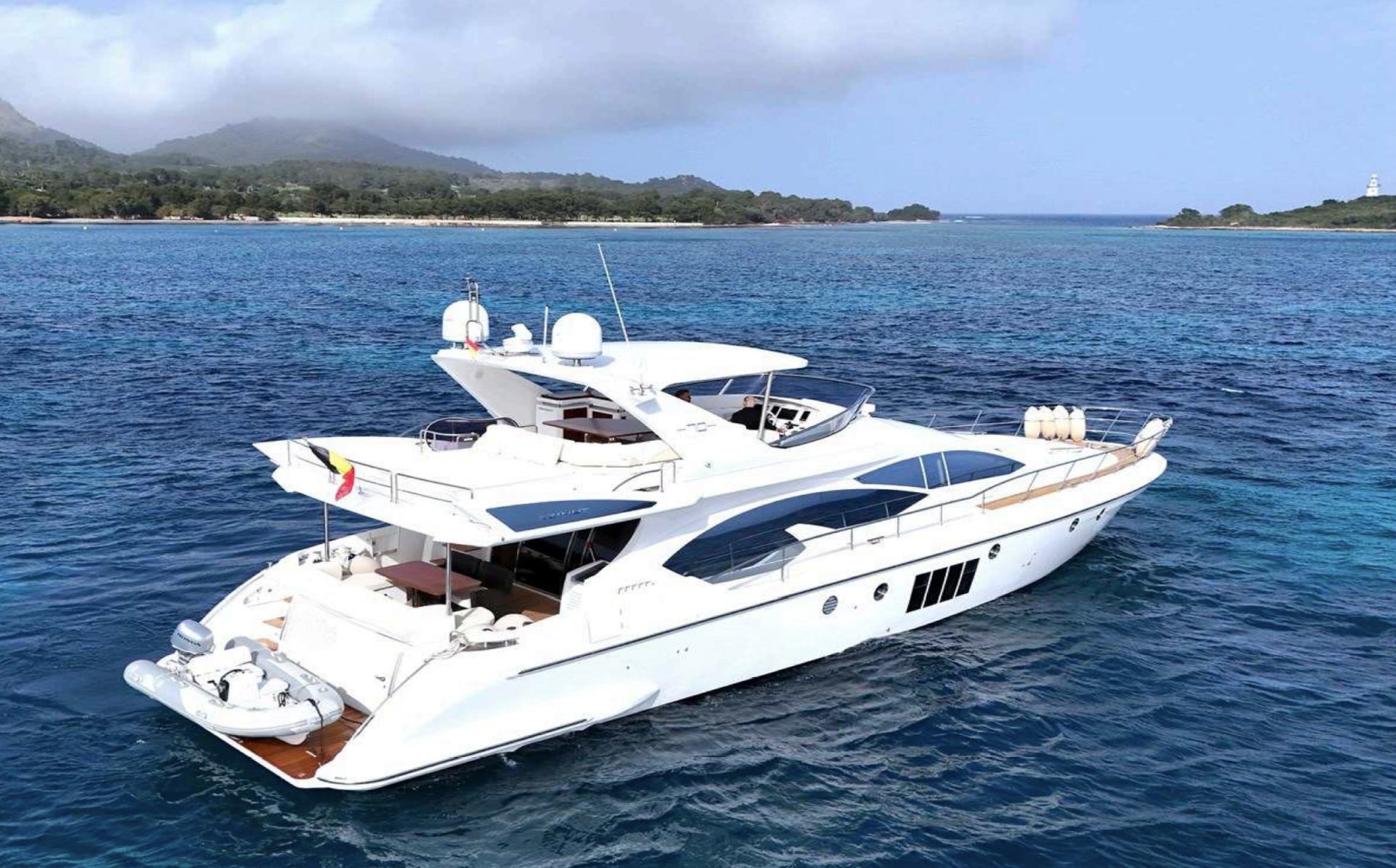 2015 I Azimut 70