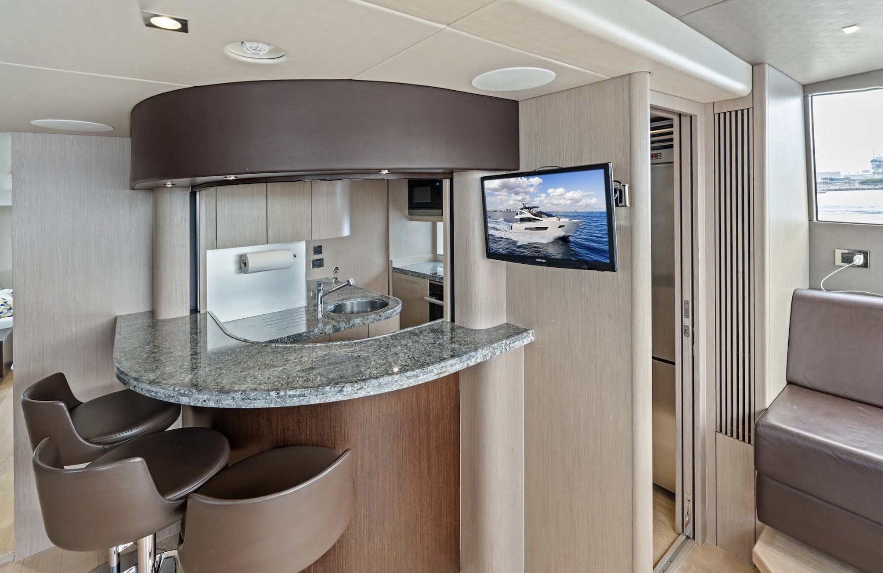 2019 SUNSEEKER 86