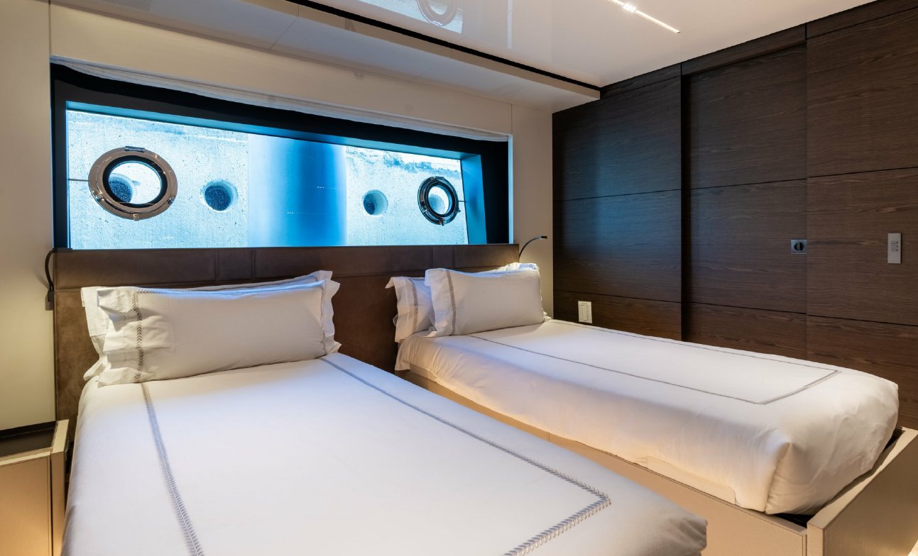 2020 | Ferretti Navetta 42