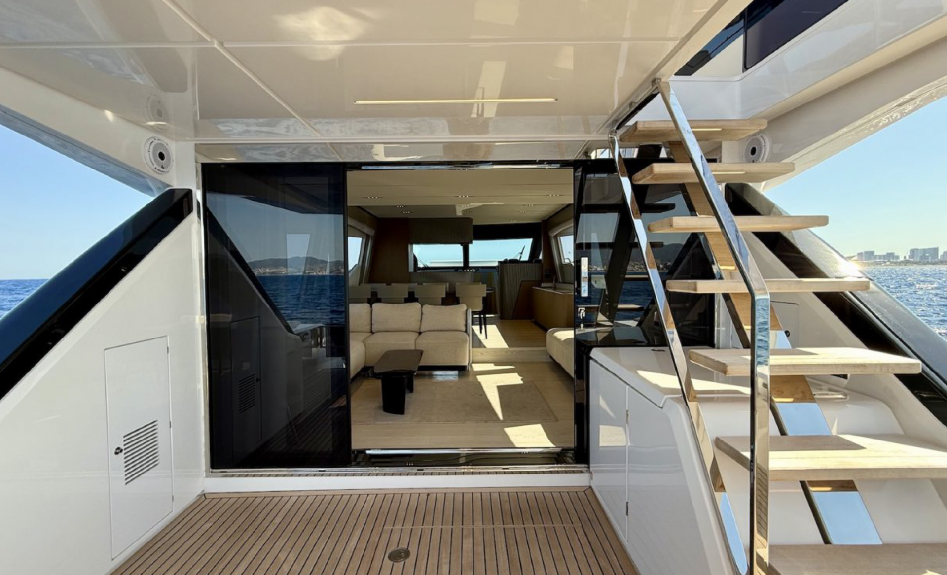 2024 FERRETTI 720