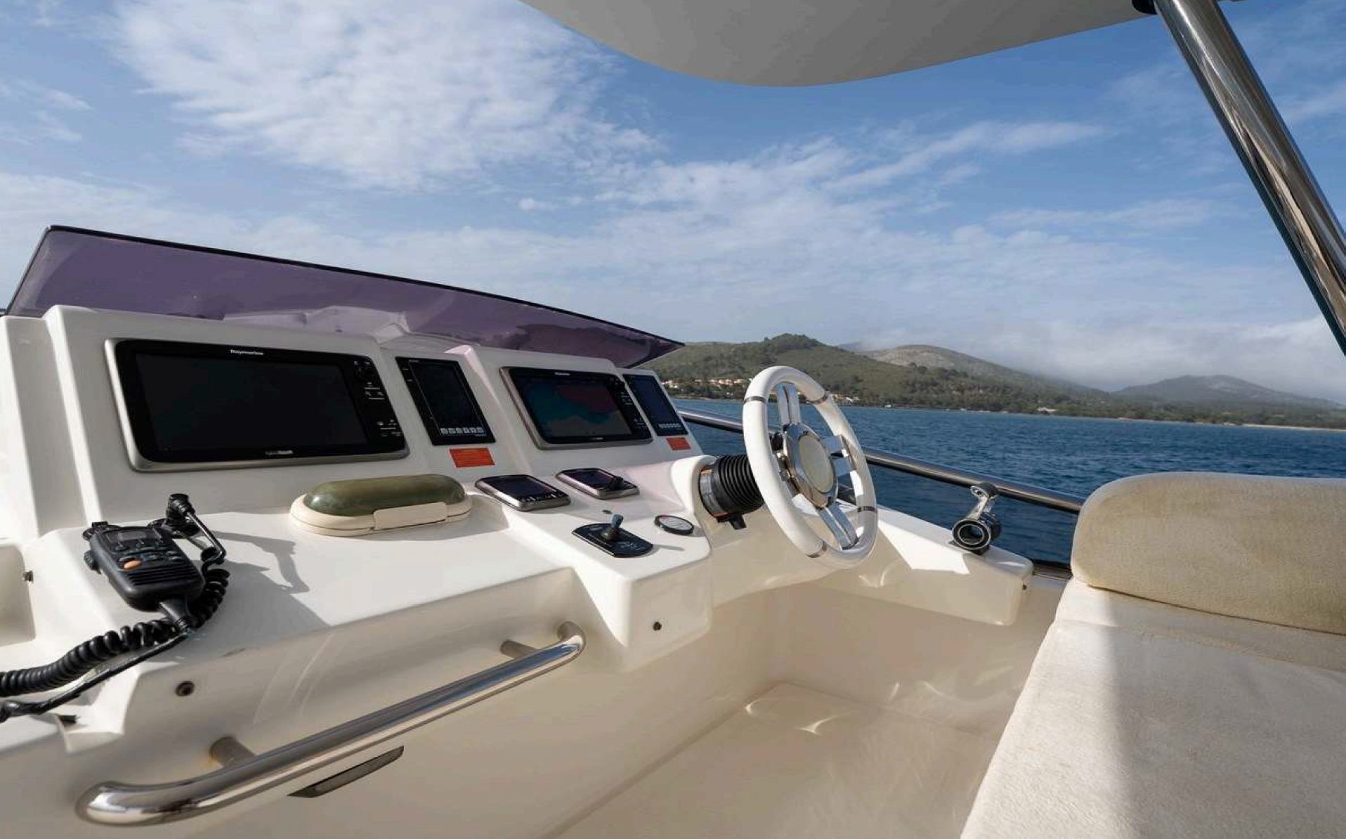 2015 I Azimut 70