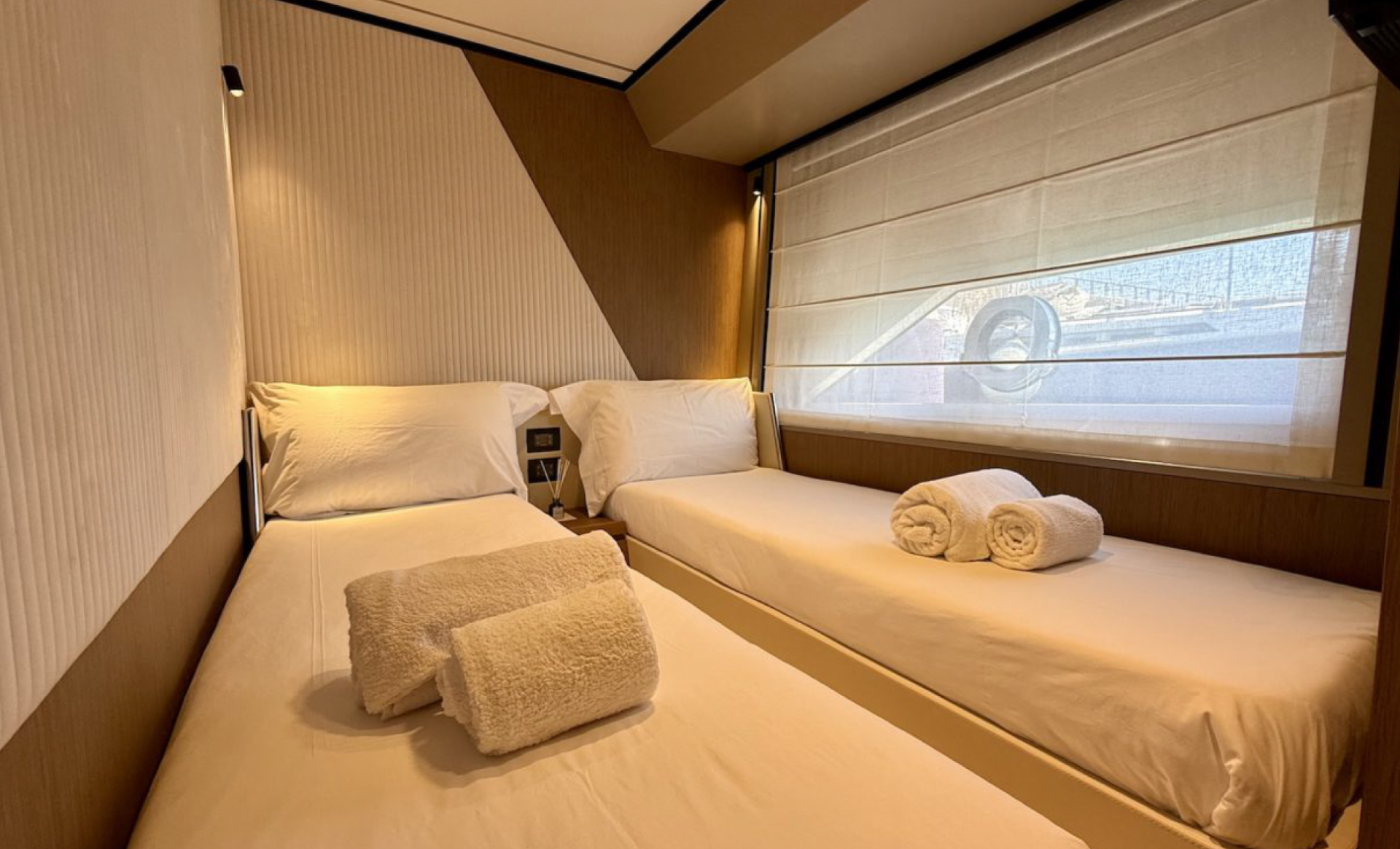 2024 FERRETTI 720