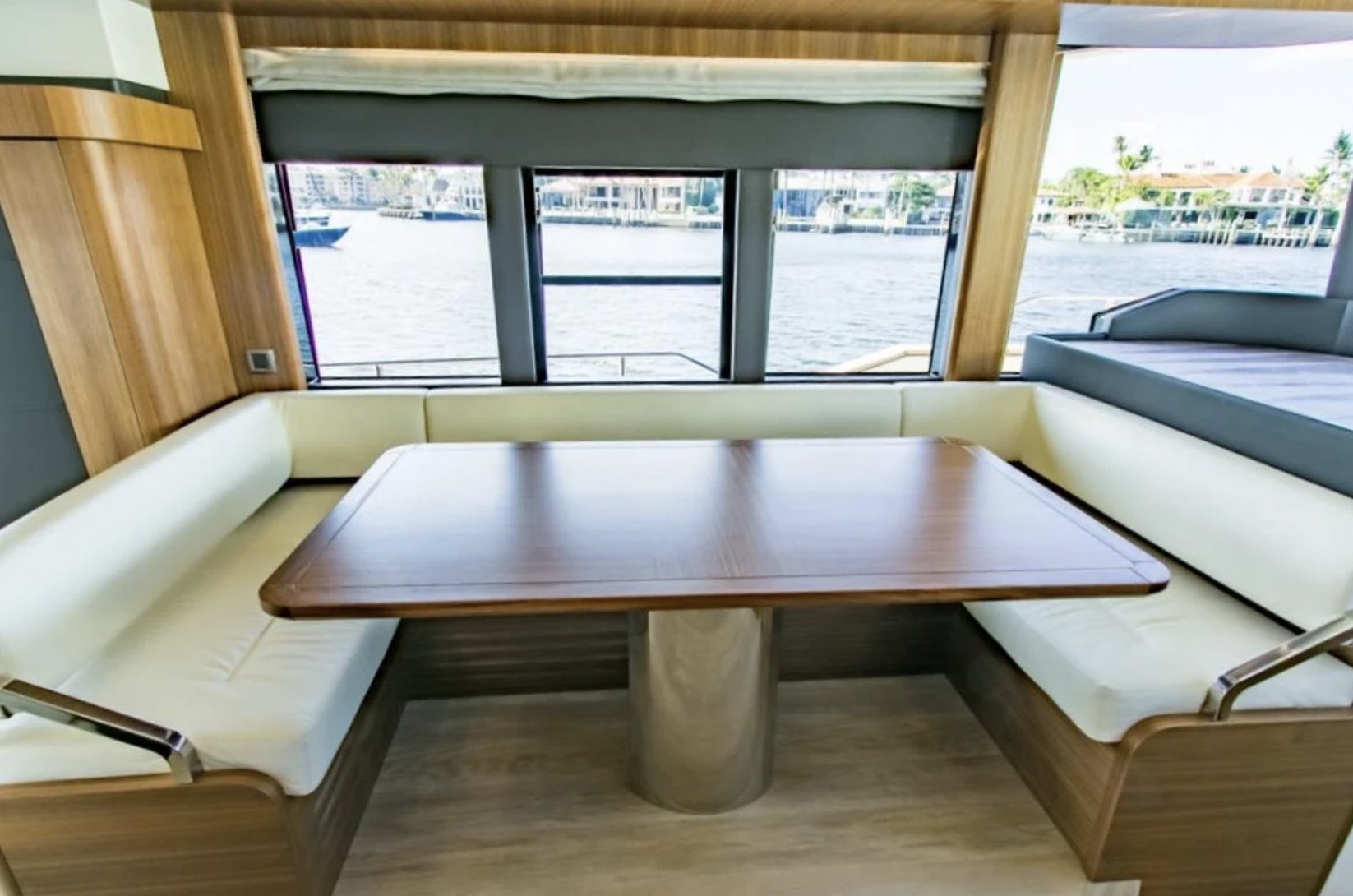  2017 ABSOLUTE NAVETTA 58 