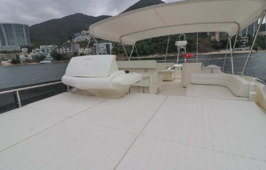 2013 | Ferretti Yachts 690