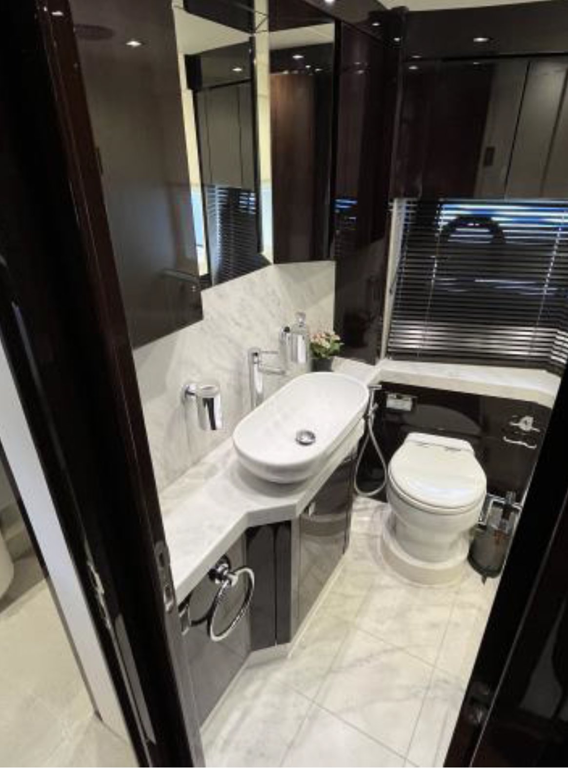 2019 | Sunseeker Manhattan 66